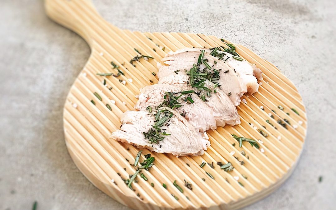 LIGHT AND TASTY TURKEY BREAST IN SALT AND ROSEMARY