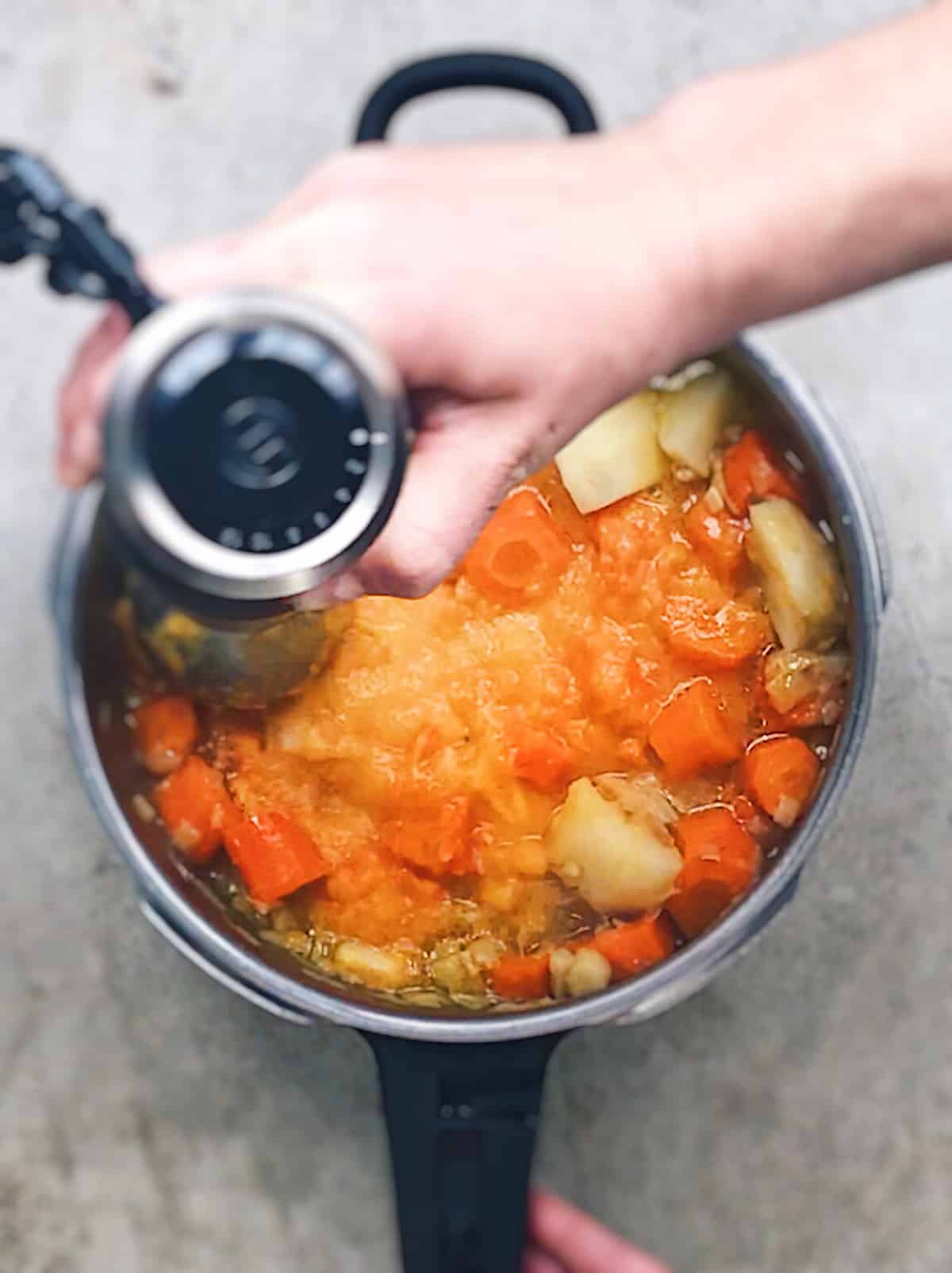 Zanahorias patatas en crema de verduras
